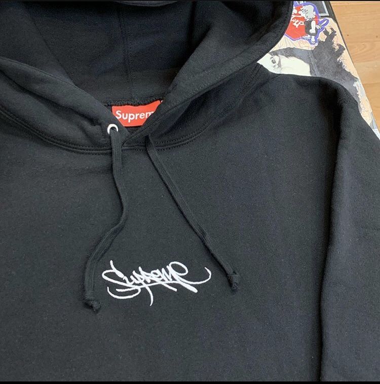 Supreme hoodie logo In graffiti font DS size large