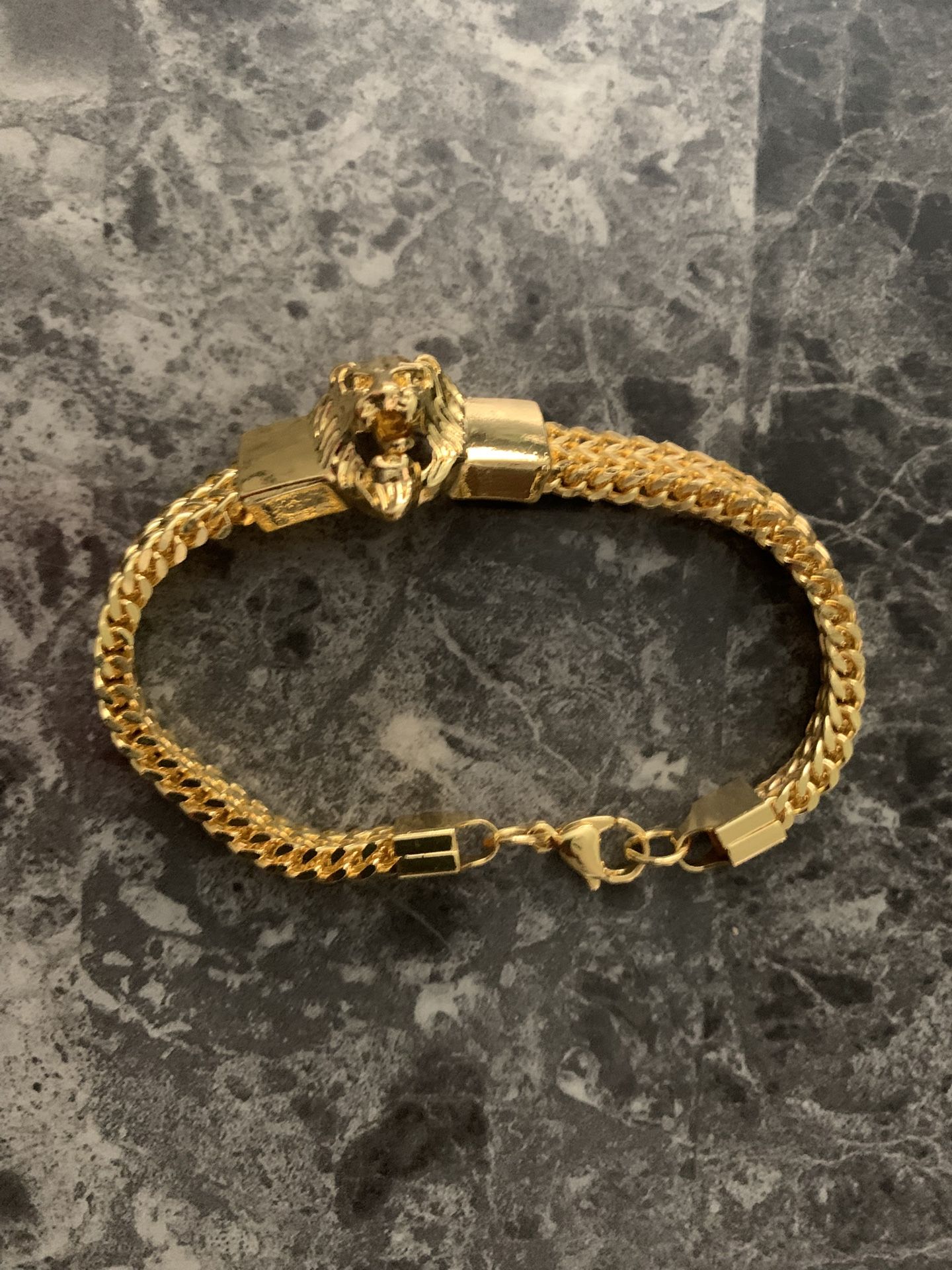 $40 Gold Plated Lion Head Bracelet 9”