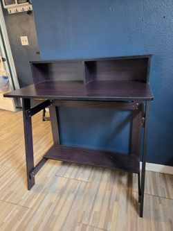 Computer desk