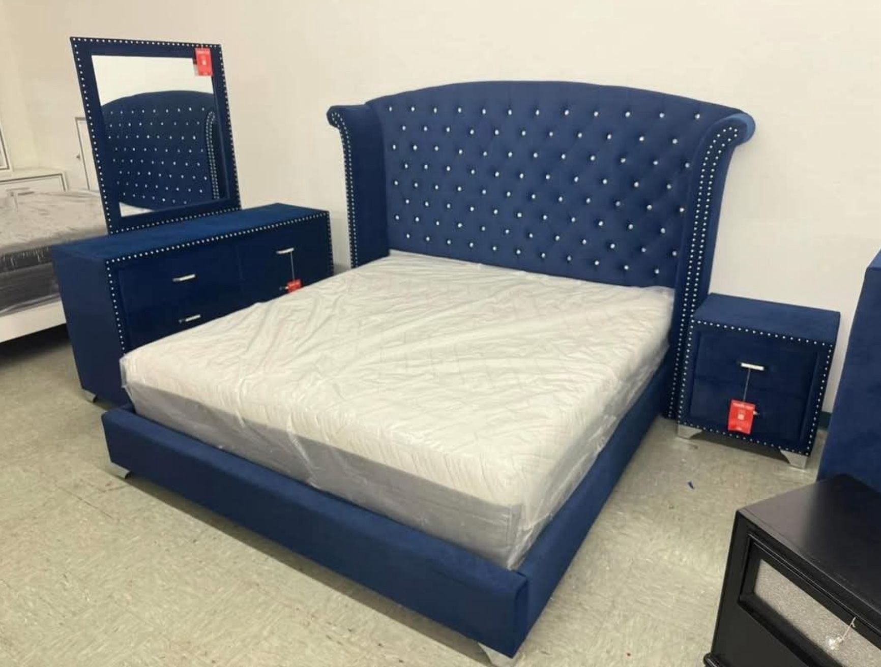 CAMA AZUL - BLUE UPHOLSTERED BED W/ DIAMONDS π