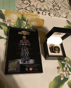 2K19 Ric Flair wardrobe plaque and ring