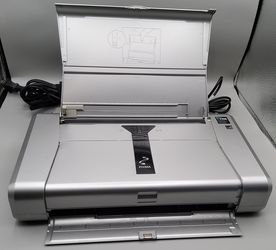 Canon PIXMA iP100 Mobile Photo Printer - Precision photo and document printing on the go