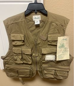 Fishing Vest size XL Ausable brand with multi pockets - NEW with tags