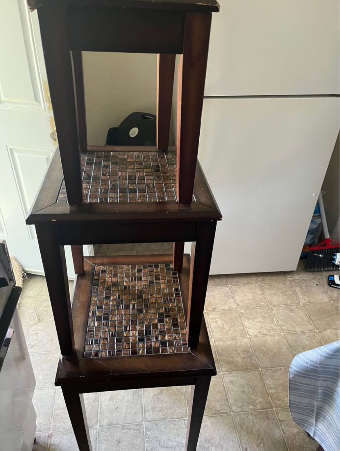 Coffee Table w/ 3 Stackable End Tables