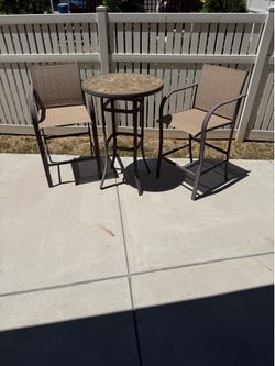 Like new high top patio table and chairs - can possibly deliver