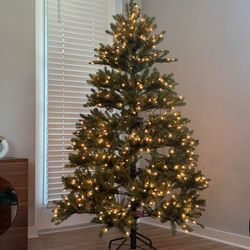 FREE – 6ft Pre-Lit Christmas Tree (Like New)