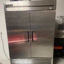 True Comercial Refrigerator , In Perfect Condition 