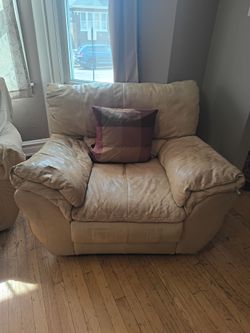 Used Italian leather  golden Transitional Accent chair