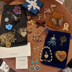 Tons Of Costume And Authentic Jewelry And Collectibles Read Description 