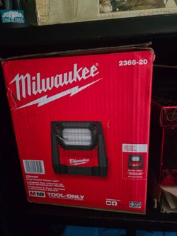 Milwaukee M18 Rover Dual Power Flood Light 2366-20