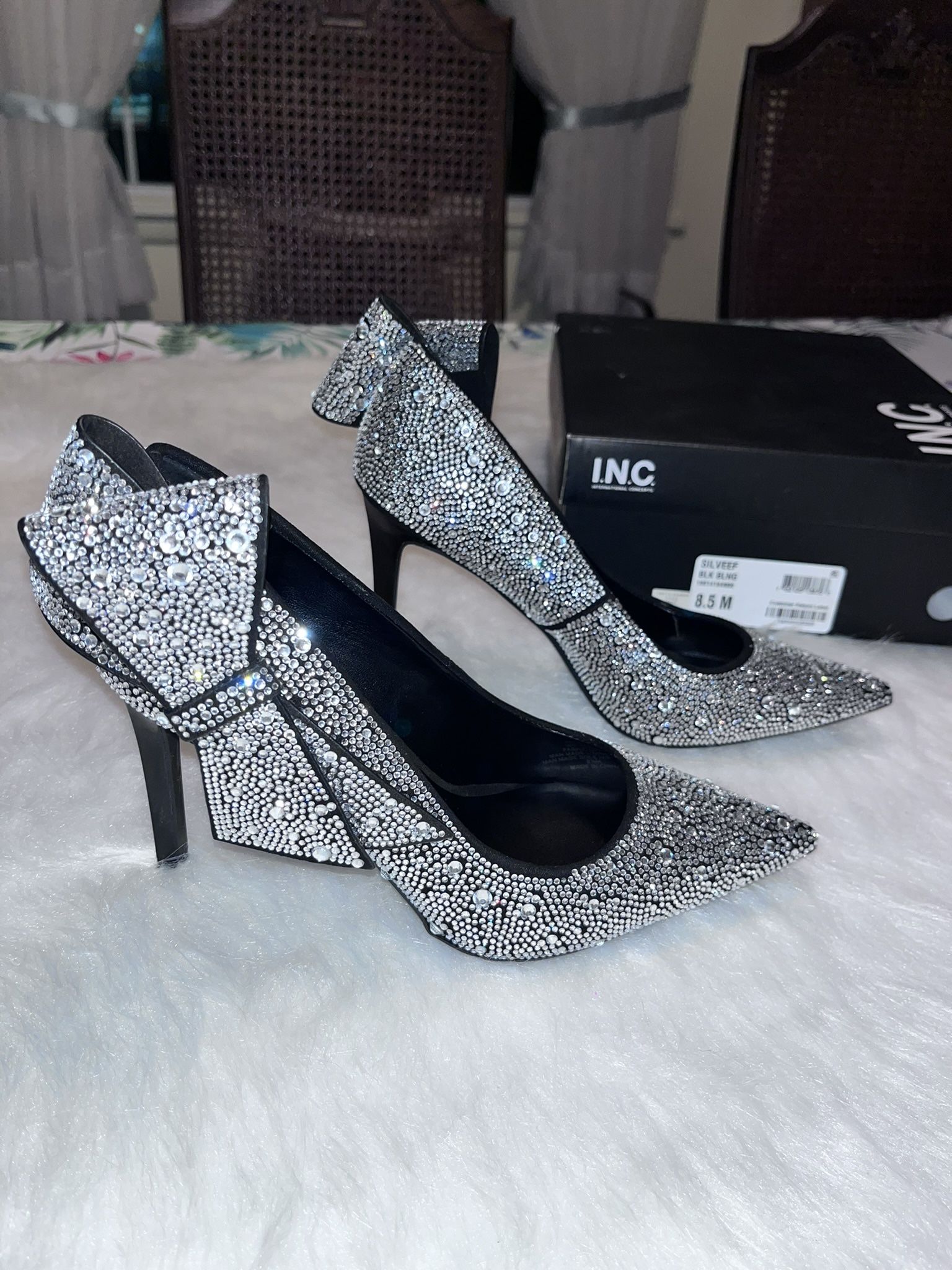 I.N.C STUNNING These Are A SHOW STOPPER PUMPS Size 8.5