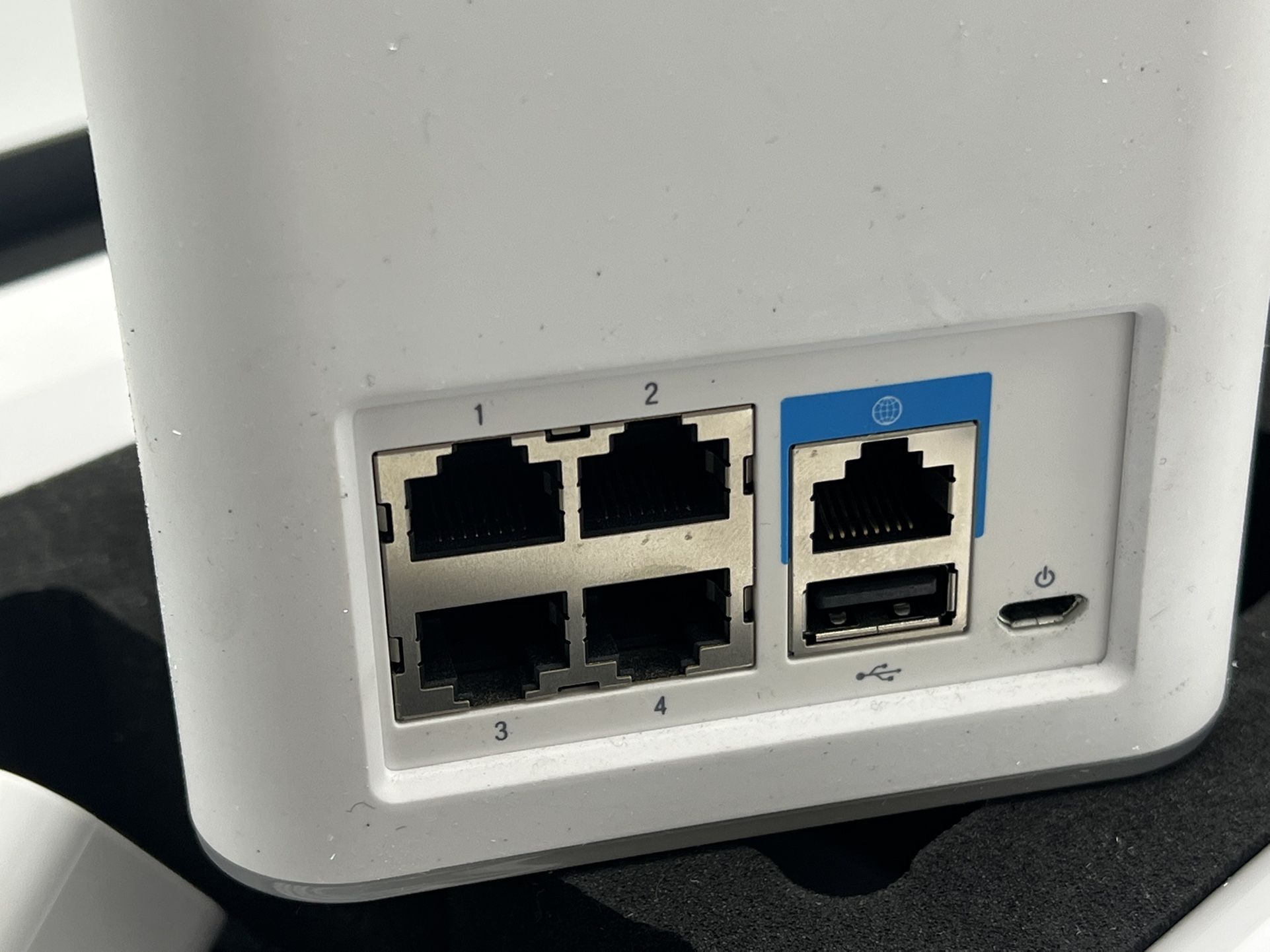 AmpliFi HD WiFi Mesh Points System by Ubiquiti Labs