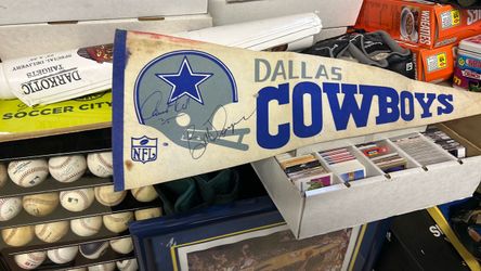 Very vintage signed Dallas Cowboys pennant