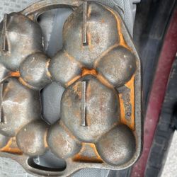Disney Castiron 4 Head Mickey Pan