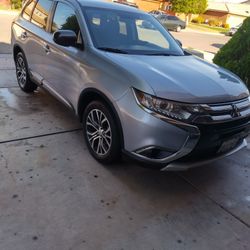 Mitsubishi Outlander 2017, Color Silver, 4 Cil, 4WD, 3rd Sat