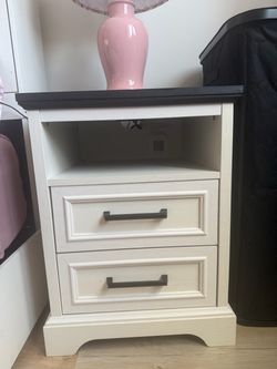 2 farm-style nightstands