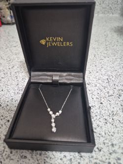 White gold diamond necklace