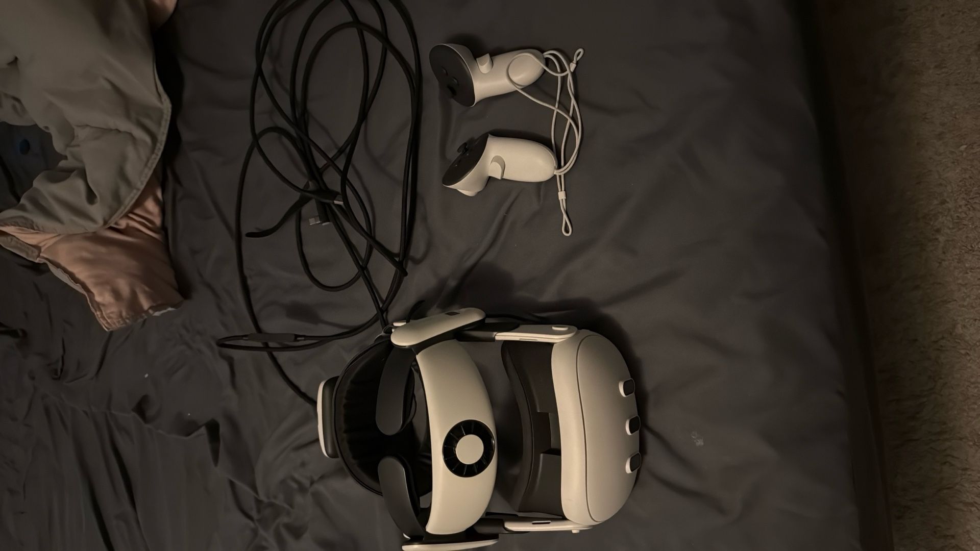 Meta Quest 3 With Fan/charging Add on And 12ft Charging Cable