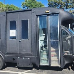 Ford E-450 STARCRAFT 