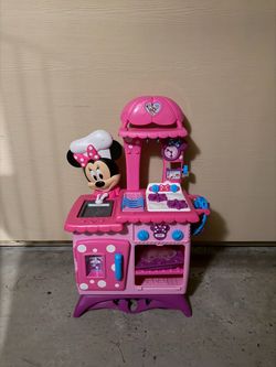 Minnie Mouse play kitchen