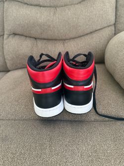 Jordan 1s Chicago black toe  size 8 (2020)
