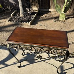 Very nice entrance table