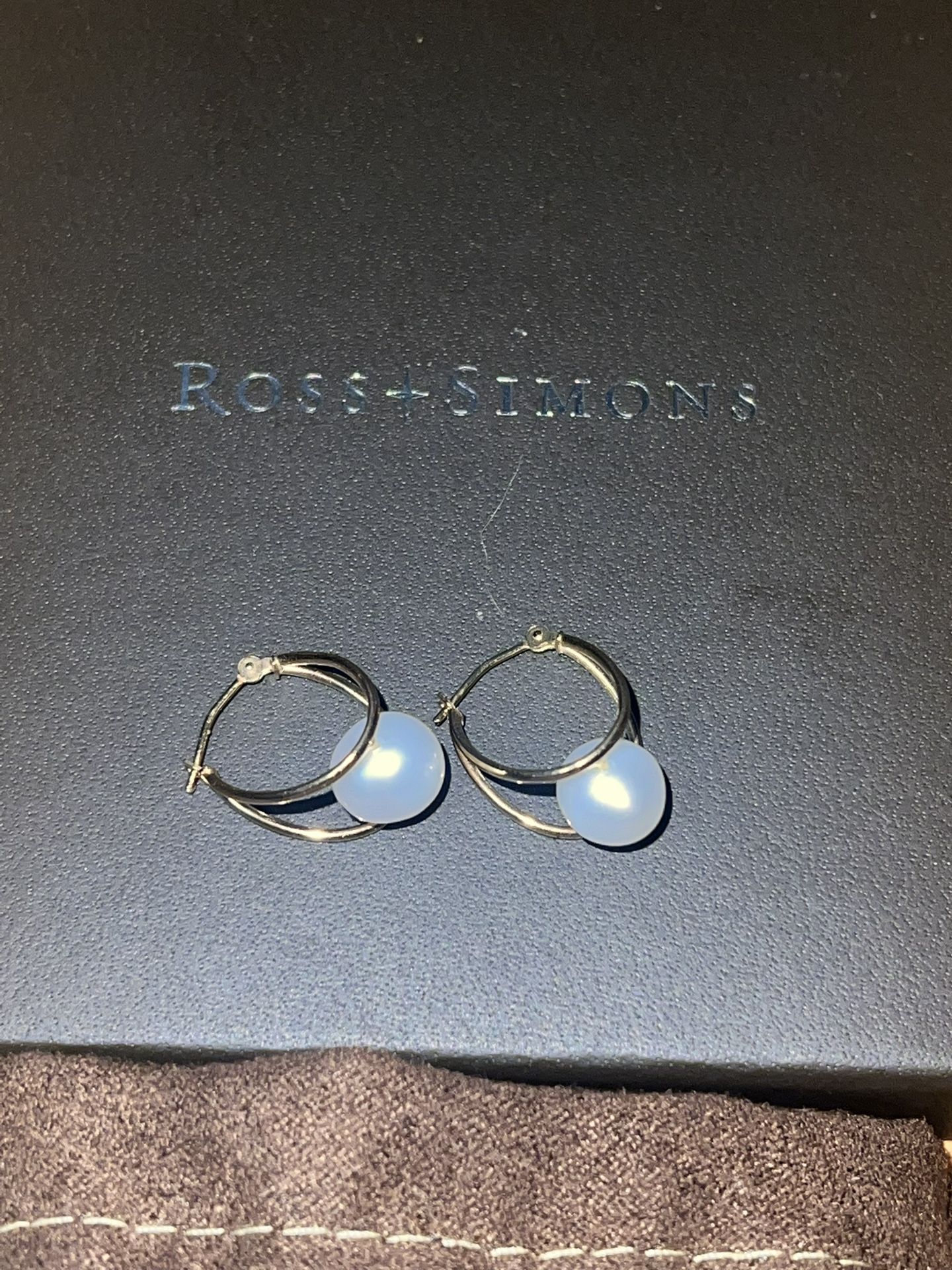14k Gold Hoop With Pearl