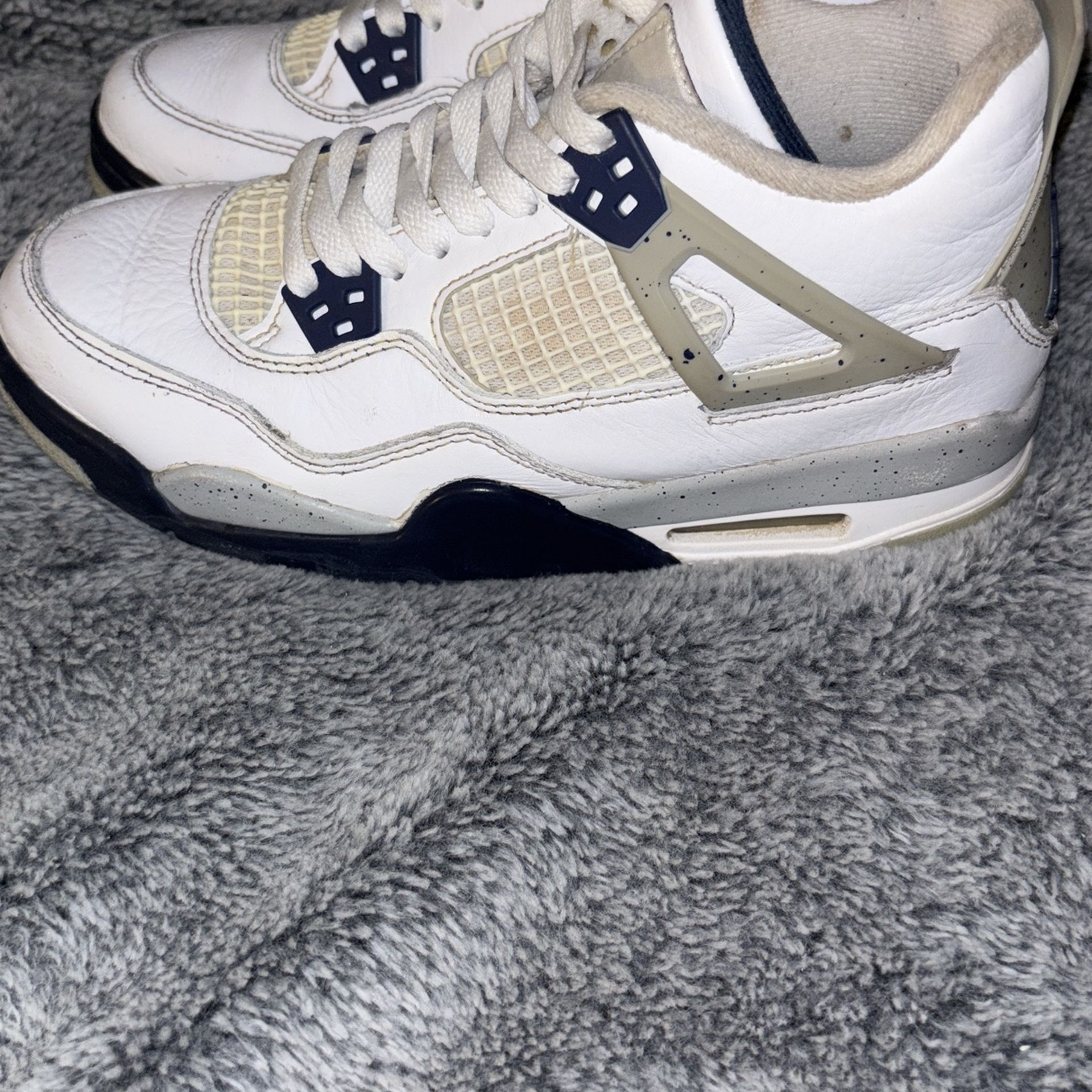 Air Jordan 4 Retro ‘ Midnight Navy’ Classic Kicks