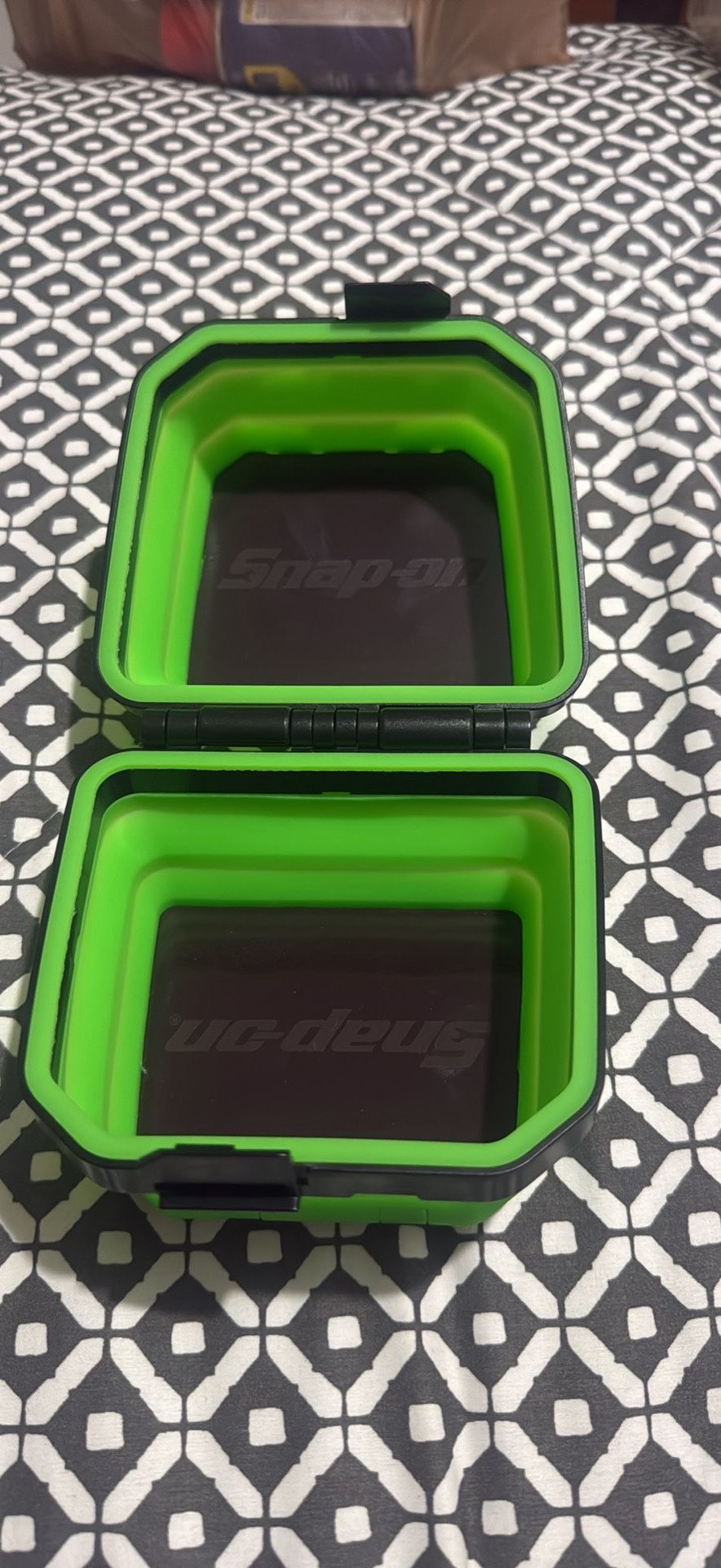 Snap-On Magnetic Dish