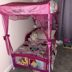 Princess Toddler Bed Roth Matress $100