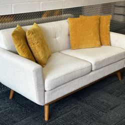 Beige Mid Century Loveseat- Free Delivery 🛻