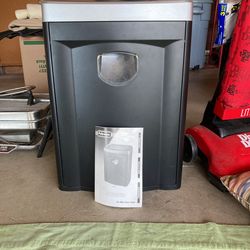 Shredder, Like New, Moving No Room