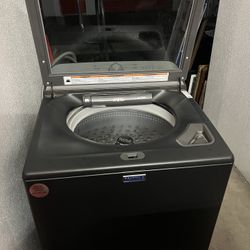 Maytag Pet Pro 18-Month-Old Set