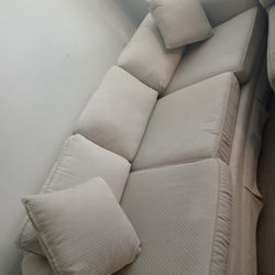 White Leaving Room Set