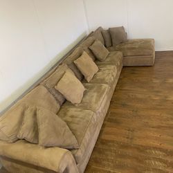 Broyhill sectional Couch Sofa *Free Delivery*