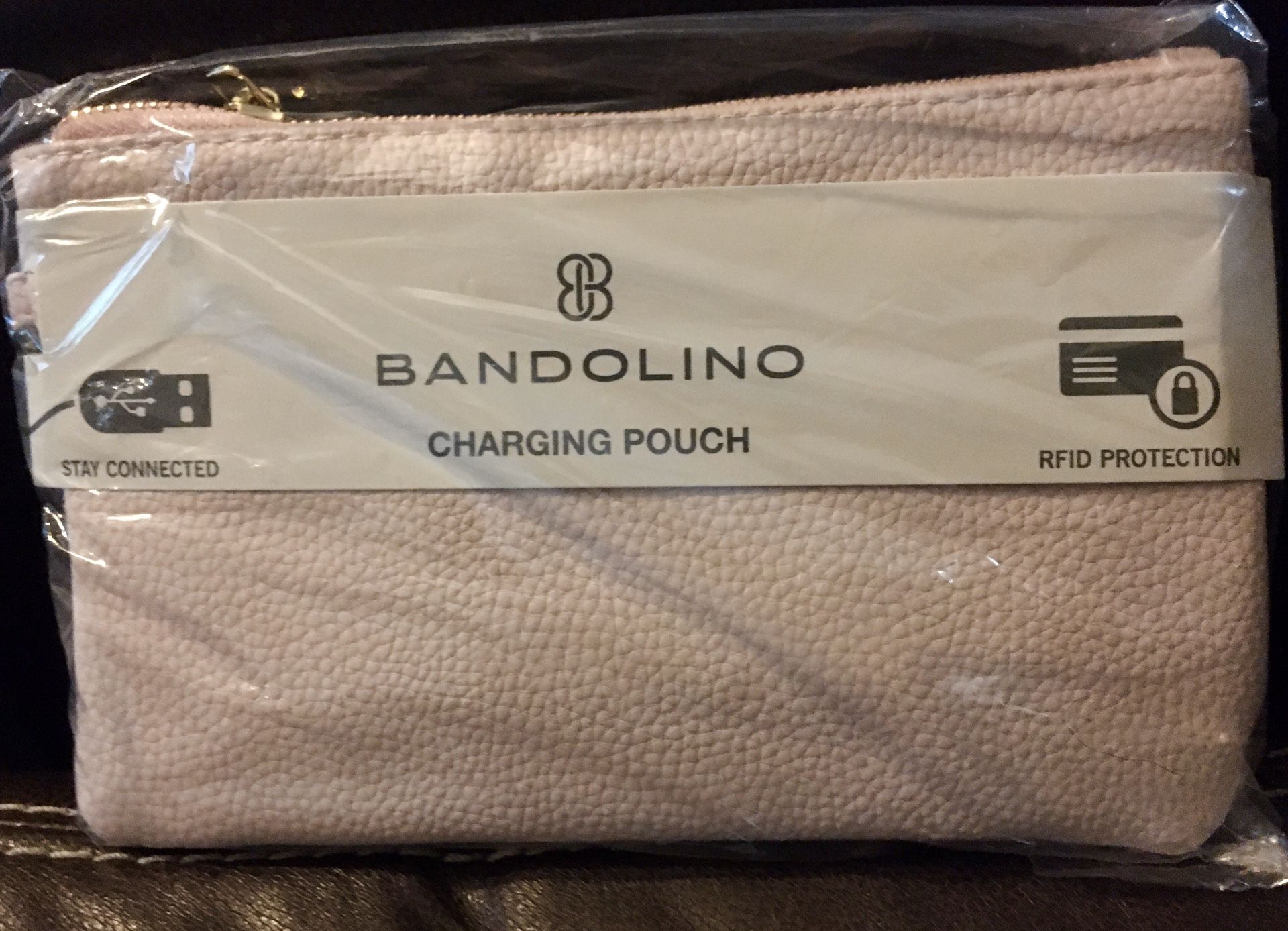 Bandolino charging pouch