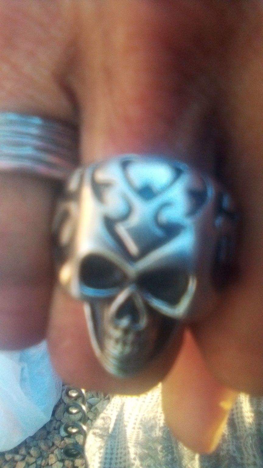 Large skull ring $20