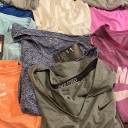 Qty 10 Women’s Nike Tops 
