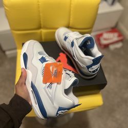 Air Jordan 4 Military Blue 