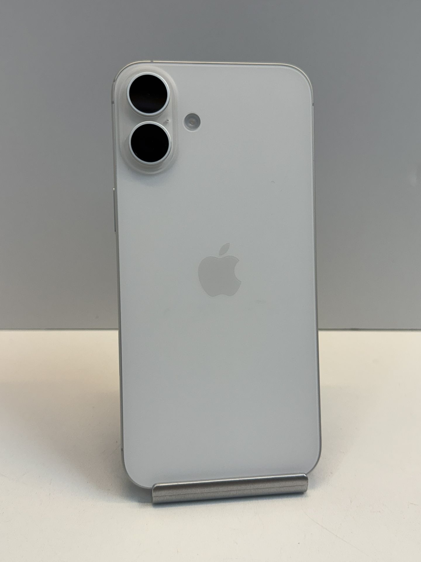Apple iPhone 16 PLUS 128gb. ( Cellphone Unlocked )