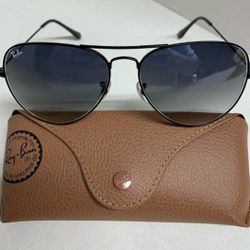 Ray-Ban Aviator Sunglasses 58mm Black Frame & Blue Gradient Lenses