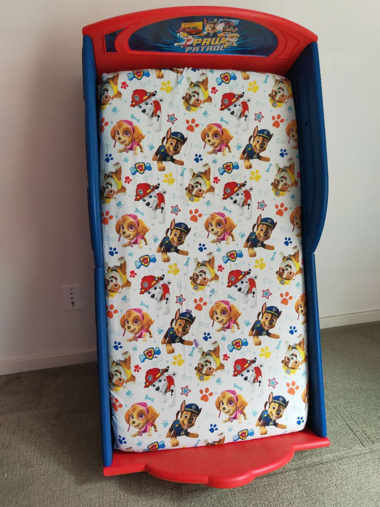 Paw Patron Bed, Mattress, And Sheets