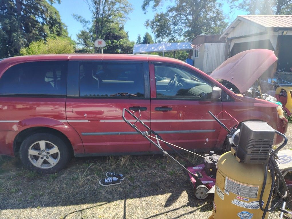 2010 Dodge Caravan Parts Car