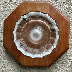 Vintage solid glass ashtray with a wooden base. Seal of the U.S. House of Representatives.