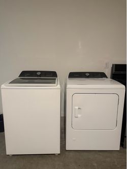 Whirlpool Top Load Washer & Gas Dryer Set