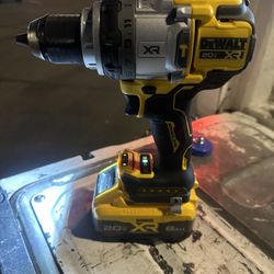 Dewalt Anti Rotation Drill/ Hammer Drill With 8ah Powerstack Battery 