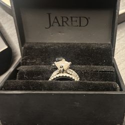 2 Carat DIAMOND Wedding Ring Set (Size 6)