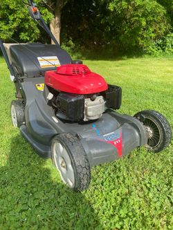 Honda HRX 217 Self Propelled Lawn Mower