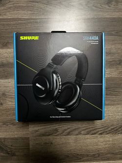 Shure SRH440A Professional Studio Headphones