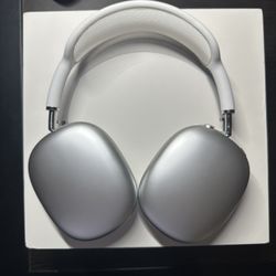 Apple AirPods Max - Silver - Excellent Condition + Case Included